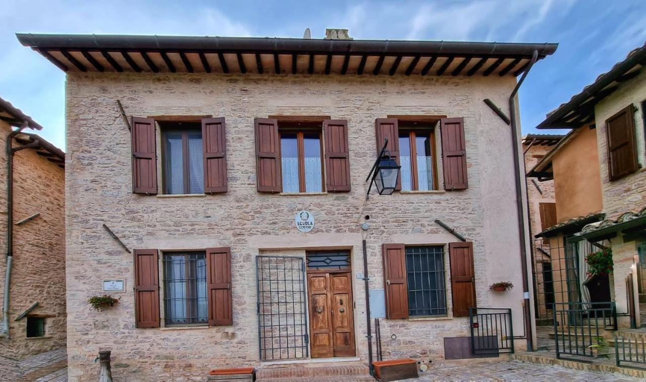 La scuola del castello località San Giovanni Spello Exterior foto