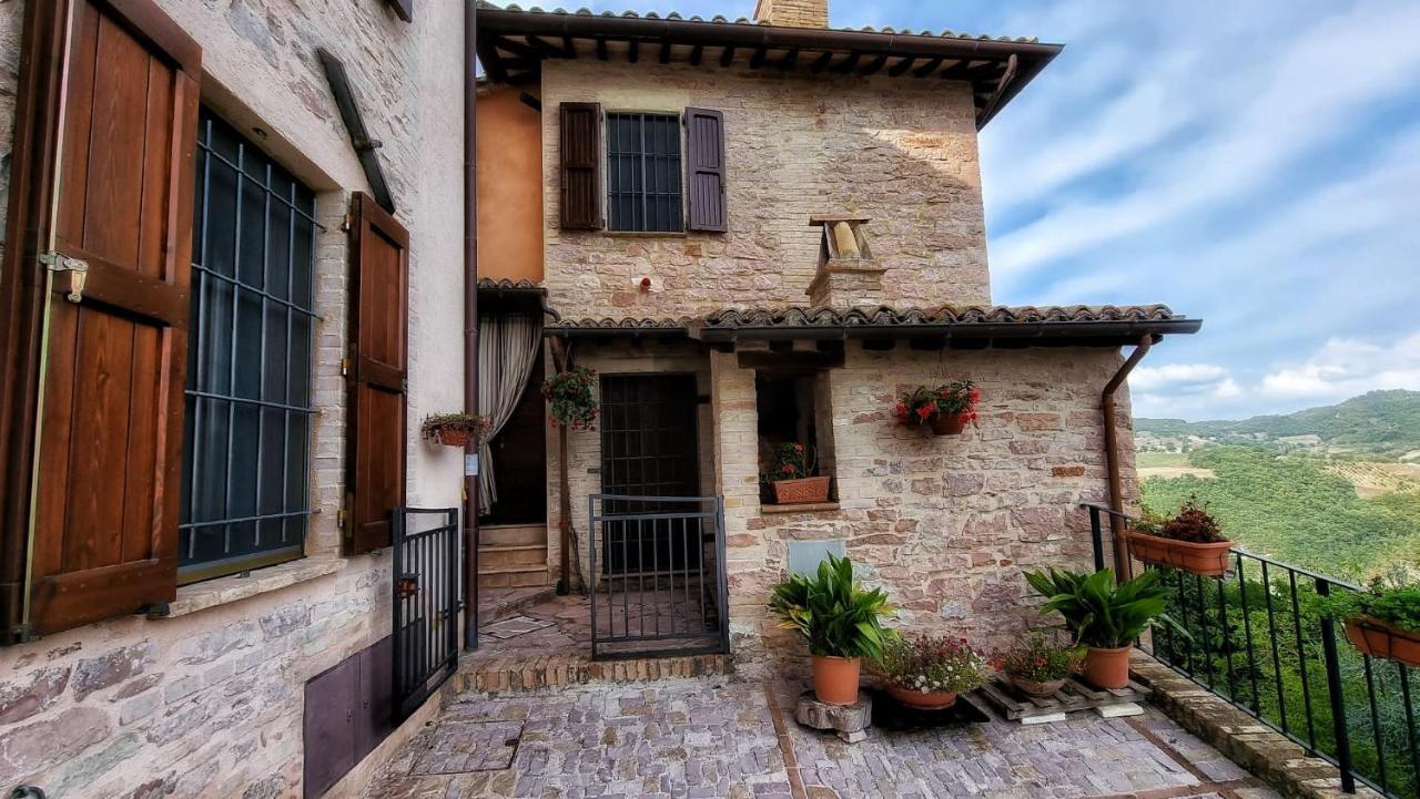 La scuola del castello località San Giovanni Spello Exterior foto